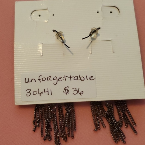 Earrings - Picture 3 of 5